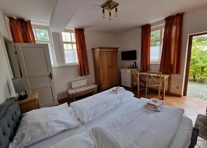 Reuner بيت ريفي